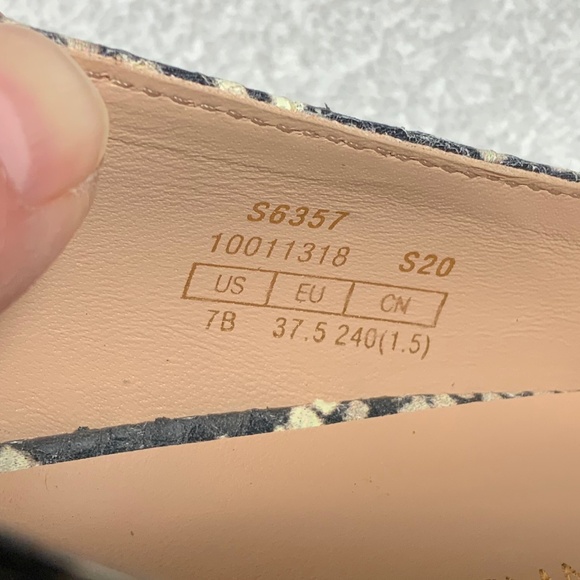 NEW Stuart Weitzman Adria Python-Embossed Pumps - Picture 11 of 13